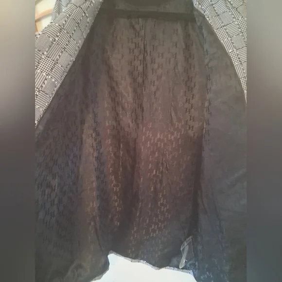 Karl Lagerfeld Paris Plaid Black and Gray Blazer Size 12 NWOT P2P 20